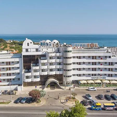 布里萨索尔公寓式酒店 4*