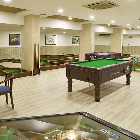 布里萨索尔公寓式酒店